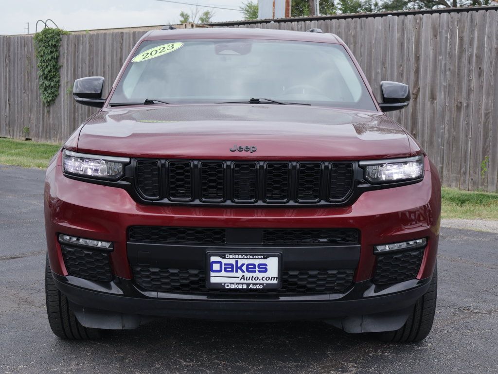 Used 2023 Jeep Grand Cherokee L Limited w/ Black Appearance Package AWD/4WD image 2