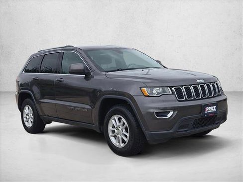 Used 2020 Jeep Grand Cherokee Laredo RWD image 3
