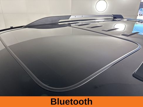 Used 2023 GMC Acadia SLE w/ Driver Convenience Package image 9