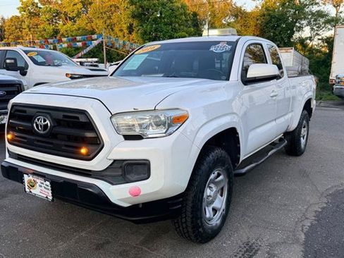 Used 2016 Toyota Tacoma SR w/ SR Convenience Package AWD/4WD image 5
