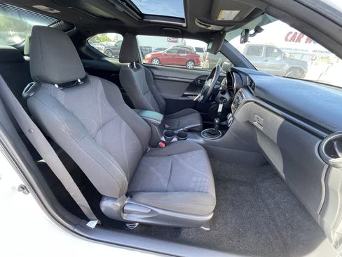 Used 2013 Scion tC FWD image 17