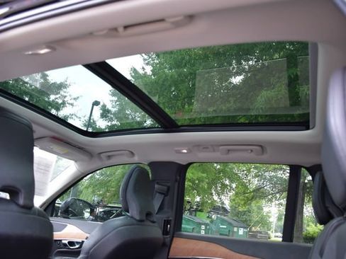 Certified 2023 Volvo XC90 B5 Plus w/ Protection Package Premier AWD/4WD image 19