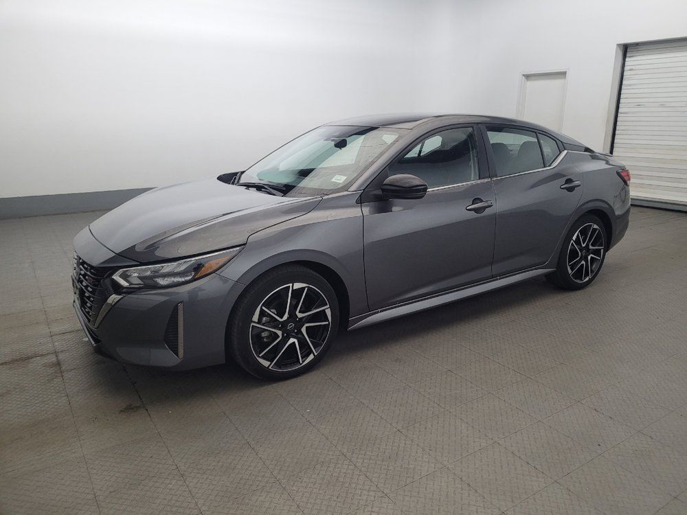 Used 2025 Nissan Sentra SR FWD image 2