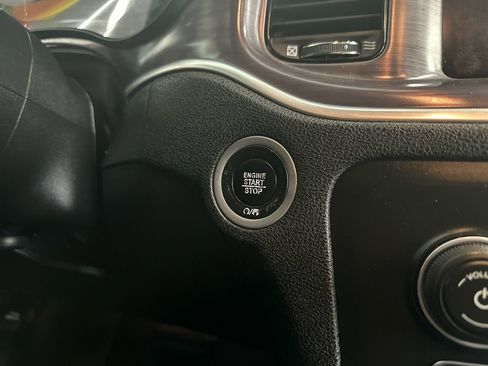 Used 2018 Dodge Charger R/T w/ Plus Group image 26