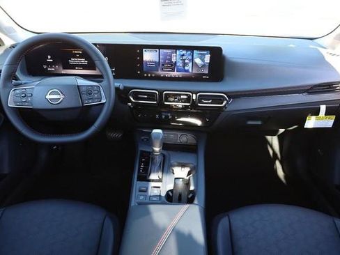 New 2026 Nissan Sentra SR w/ SR Premium Package FWD image 23