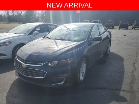 Used 2018 Chevrolet Malibu LT image 3