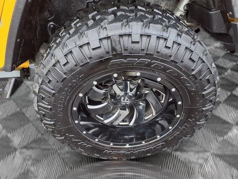 Used 2019 Jeep Wrangler Unlimited Rubicon w/ Cold Weather Group image 18