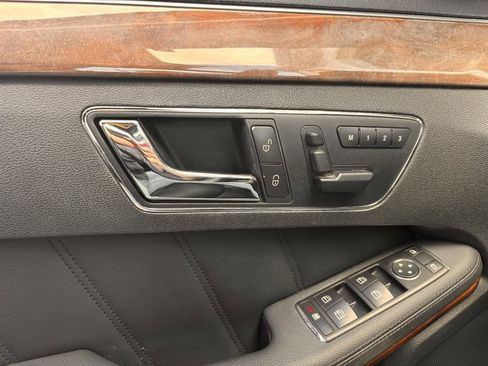 Used 2010 Mercedes-Benz E 350 Sedan image 9