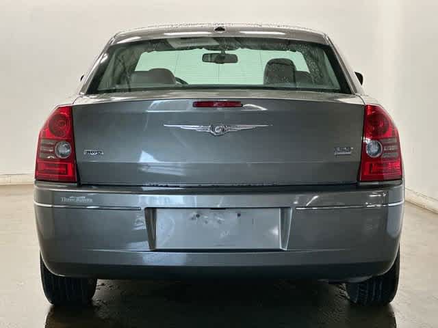 Used 2010 Chrysler 300 Touring AWD/4WD image 4