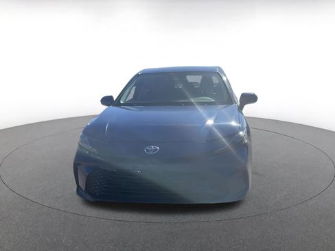 Used 2025 Toyota Camry LE image 4