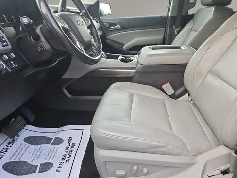 Used 2019 Chevrolet Suburban LT w/ Luxury Package AWD/4WD image 9
