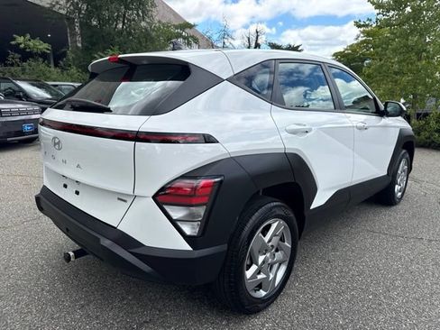 Used 2025 Hyundai Kona SE AWD/4WD image 16