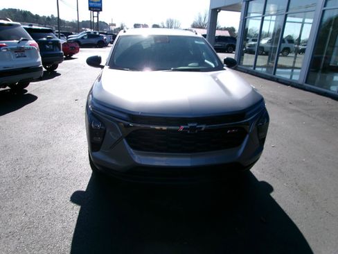 New 2026 Chevrolet Trax RS w/ Sunroof Package image 9