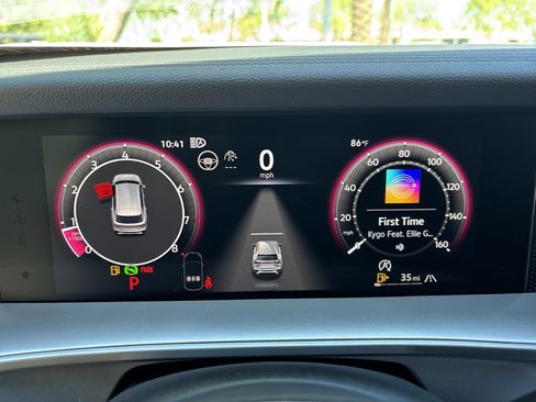 Certified 2025 Volkswagen Tiguan SE R-Line AWD/4WD image 28