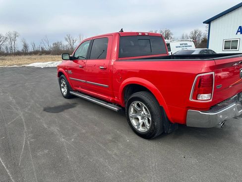 Used 2018 RAM 1500 Laramie w/ Convenience Group AWD/4WD image 11