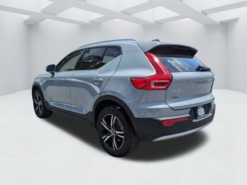 Certified 2025 Volvo XC40 B5 Core AWD/4WD image 7