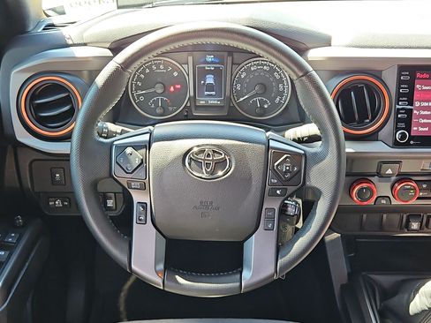 Used 2022 Toyota Tacoma TRD Off-Road AWD/4WD image 15