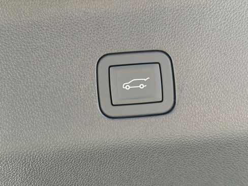 New 2026 Cadillac Escalade ESV Platinum Sport w/ LPO, ONYX Package image 5