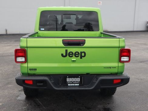 New 2025 Jeep Gladiator Sport image 21