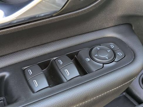 Used 2023 GMC Terrain SLE w/ Driver Convenience Package FWD image 15