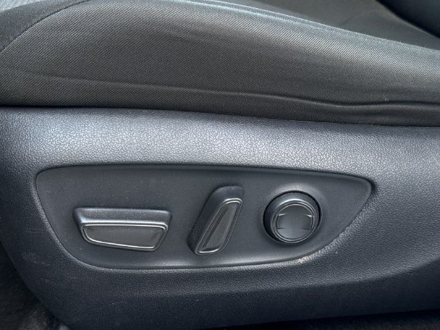 Used 2025 Toyota RAV4 XLE FWD image 27