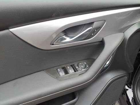 New 2025 Chevrolet Blazer LT w/ Midnight/Sport Edition image 13