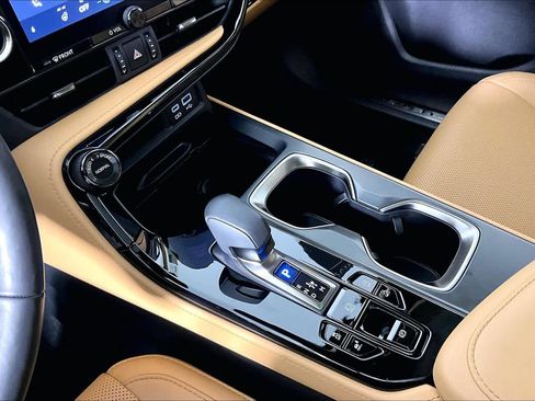 Used 2024 Lexus NX 350 AWD image 15