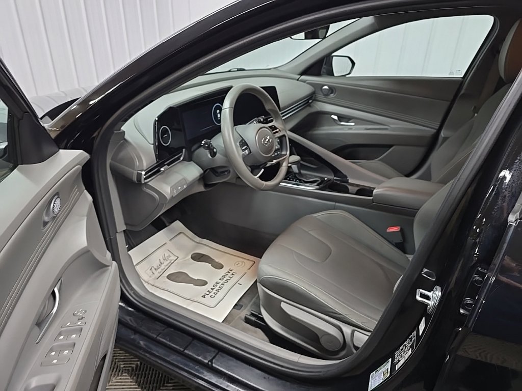 Used 2023 Hyundai Elantra SEL w/ Convenience Package FWD image 29
