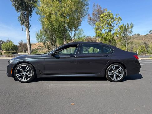 Used 2019 BMW 740i w/ M Sport Package RWD image 2