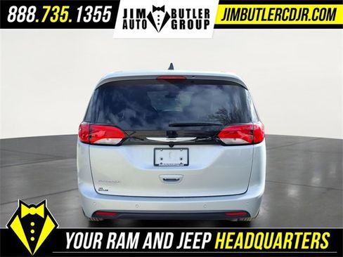 New 2026 Chrysler Voyager LX image 4