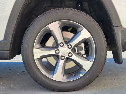 New 2025 Jeep Grand Cherokee L Limited image 25