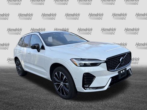 Certified 2025 Volvo XC60 B5 Plus image 2