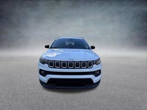 Certified 2022 Jeep Compass Latitude AWD/4WD image 2