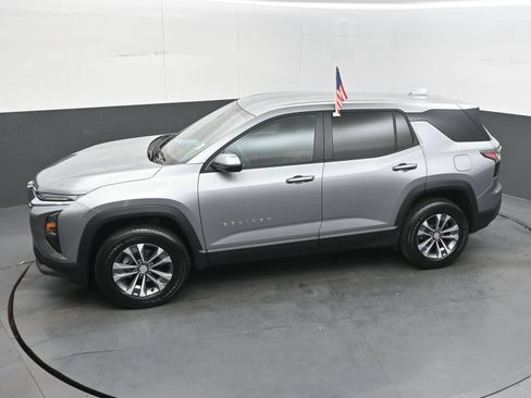 Used 2026 Chevrolet Equinox LT FWD image 34