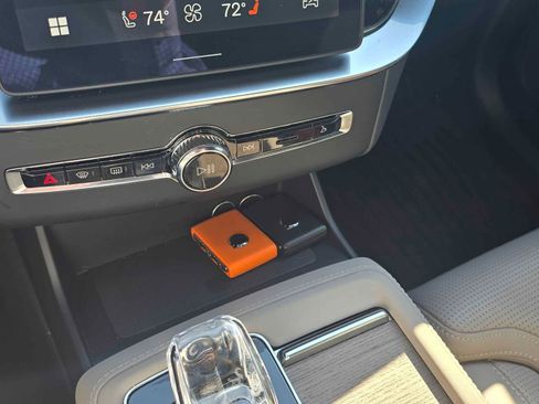 Used 2025 Volvo XC90 T8 Ultra w/ Protection Package Premier image 7