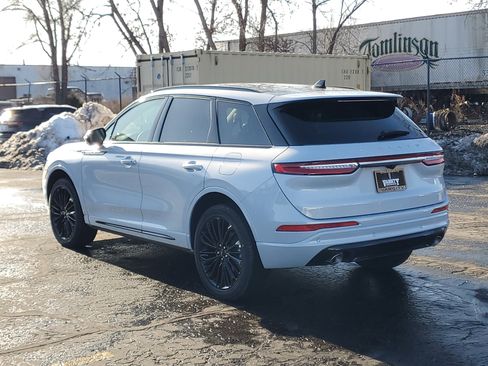 New 2026 Lincoln Corsair Premiere image 3