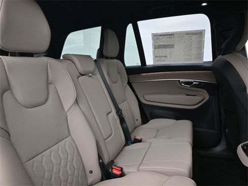 New 2026 Volvo XC90 B6 Plus w/ Protection Package Premier image 34