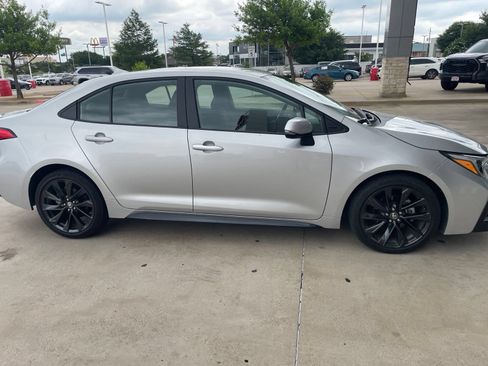 Used 2025 Toyota Corolla SE FWD image 7