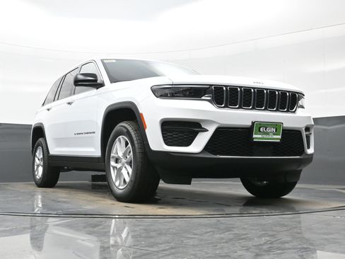 New 2026 Jeep Grand Cherokee Laredo AWD/4WD image 17