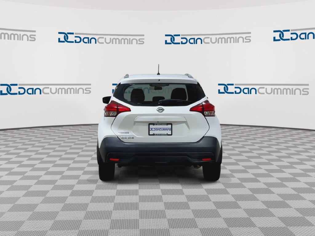 Used 2018 Nissan Kicks S FWD image 7
