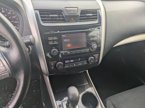 Used 2014 Nissan Altima 2.5 SV image 18