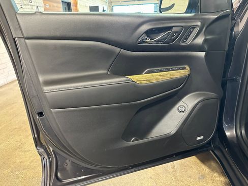 Used 2017 GMC Acadia Denali w/ Technology Package image 26