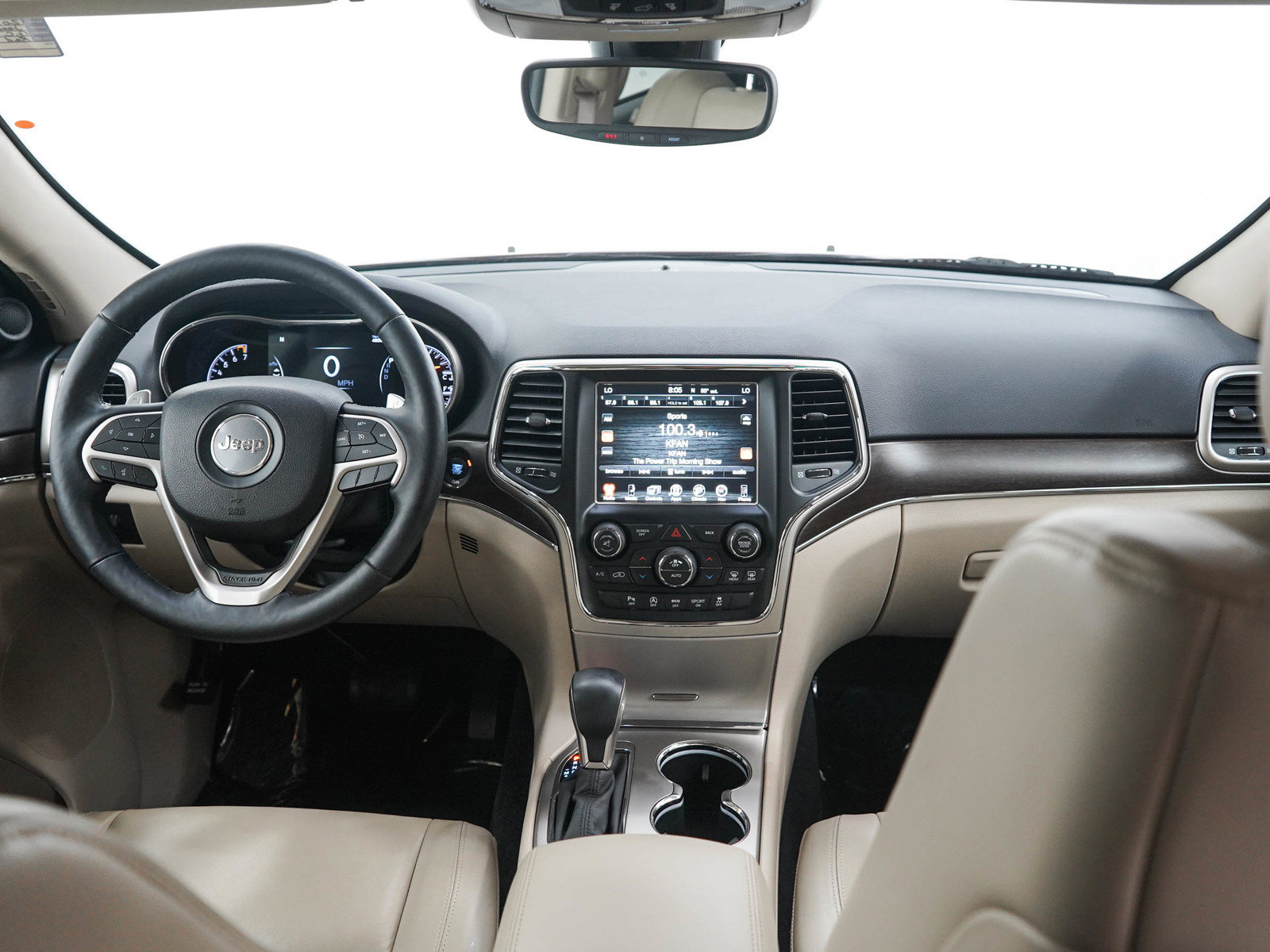 Used 2017 Jeep Grand Cherokee Limited AWD/4WD image 12