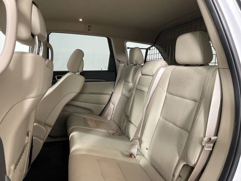 Used 2018 Jeep Grand Cherokee Laredo AWD/4WD image 14