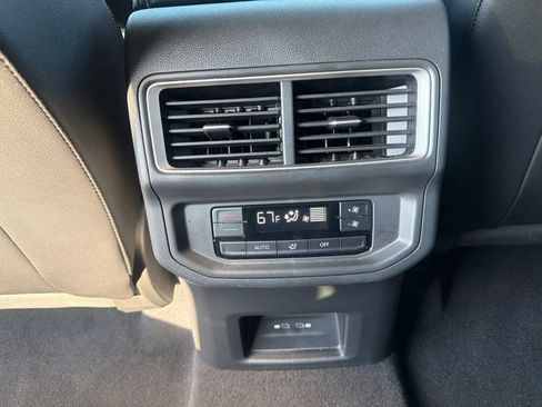 Used 2024 Volkswagen Atlas SE FWD image 24