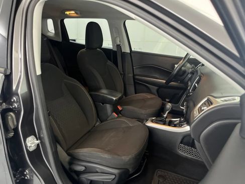 Used 2018 Jeep Compass Sport w/ Cold Weather Group AWD/4WD image 18