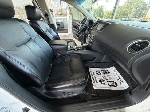 Used 2014 Nissan Pathfinder Platinum w/ Platinum Premium Package AWD/4WD image 13