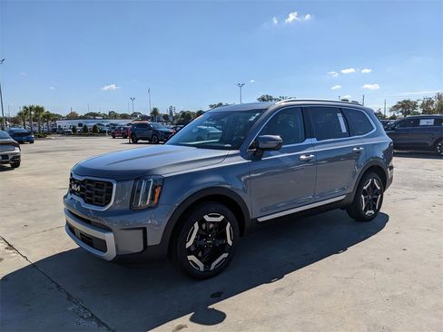 Used 2024 Kia Telluride S w/ S Sunroof Package image 5