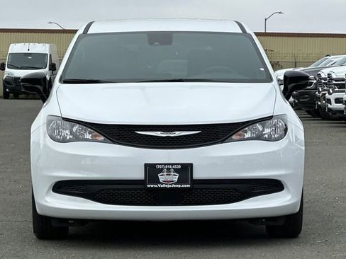 New 2026 Chrysler Voyager LX image 9