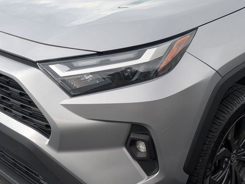 Used 2022 Toyota RAV4 XLE Premium AWD/4WD image 10